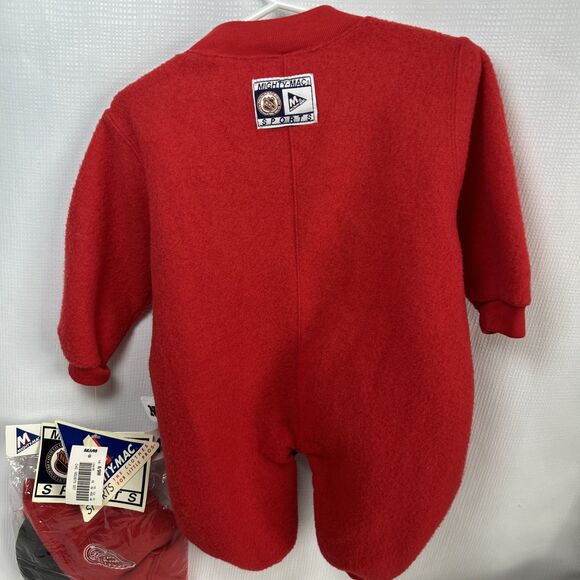Sold
NWT Mighty Mac Sears 6/9 Months Body Suit With Hat Detroit Red Wings NHL - Picture 10 of 14